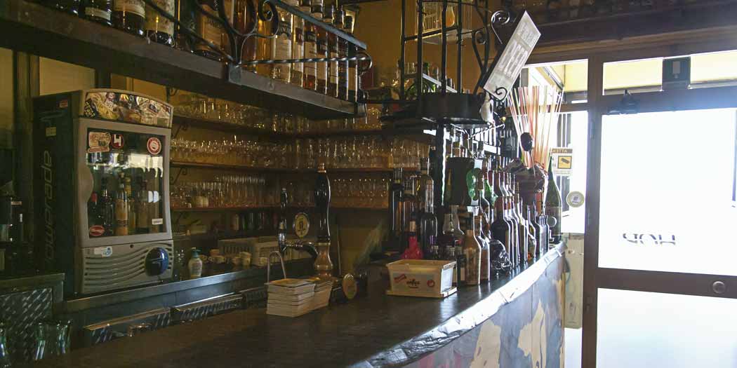 after dinner drink liquori ristorante pub steakhouse birreria pizzeria_cassolnovo lomellina provincia di pavia lombardia vigevano novara man vs food pizza celiaco vegano vegetariano cucina bavarese birra artigianale