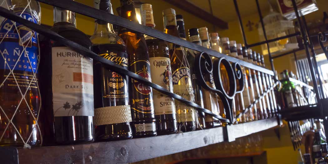 after dinner drink liquori ristorante pub steakhouse birreria pizzeria_cassolnovo lomellina provincia di pavia lombardia vigevano novara man vs food pizza celiaco vegano vegetariano cucina bavarese birra artigianale