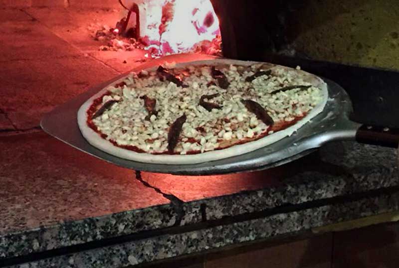 pizzeria forno a legna ristorante pub steakhouse birreria pizzeria_cassolnovo lomellina provincia di pavia lombardia vigevano novara man vs food pizza celiaco vegano vegetariano cucina bavarese birra artigianale